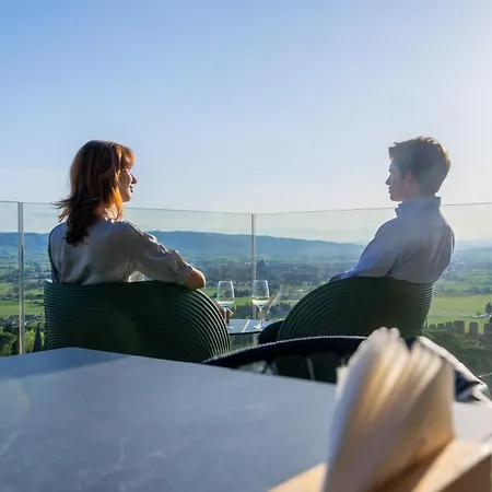 Giotto & Ξενοδοχείο 4*