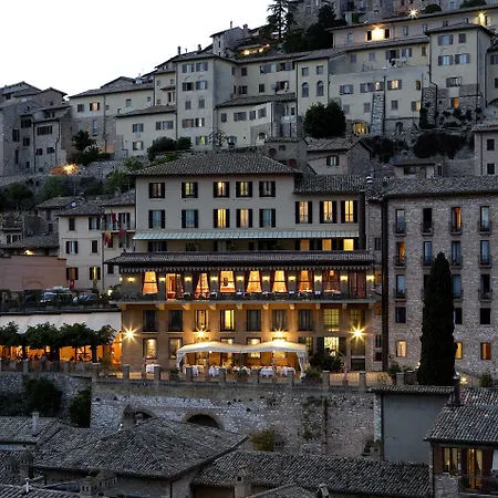 Giotto & Ξενοδοχείο