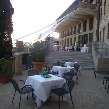 Giotto & Ξενοδοχείο 4*