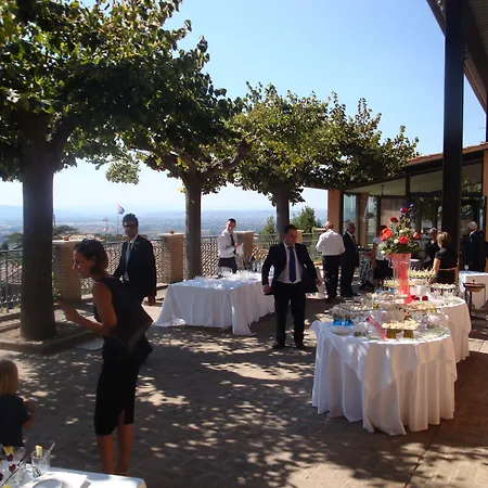 Ξενοδοχείο Giotto & 4*